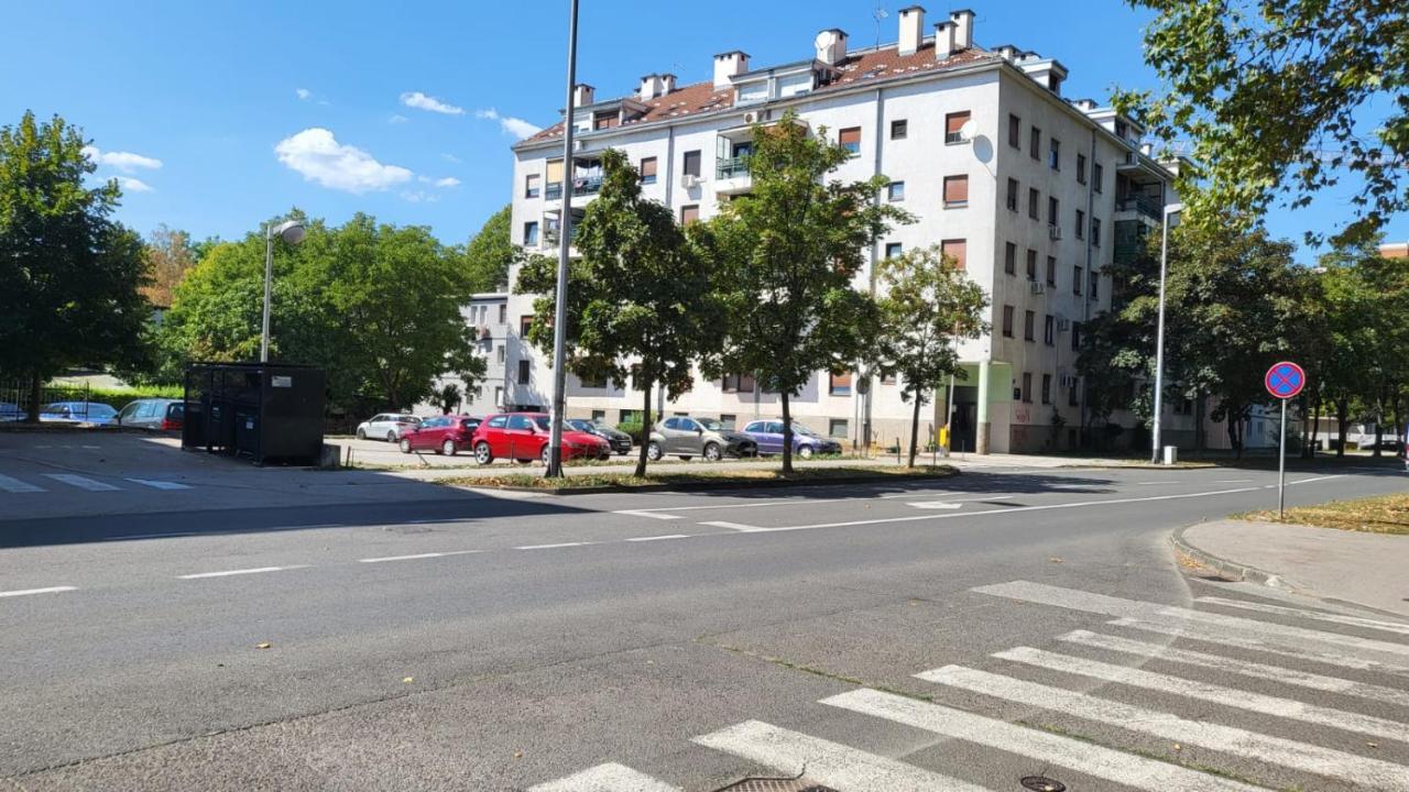 Petite Grey Apartment With Free Private Parking Zagreb Eksteriør billede