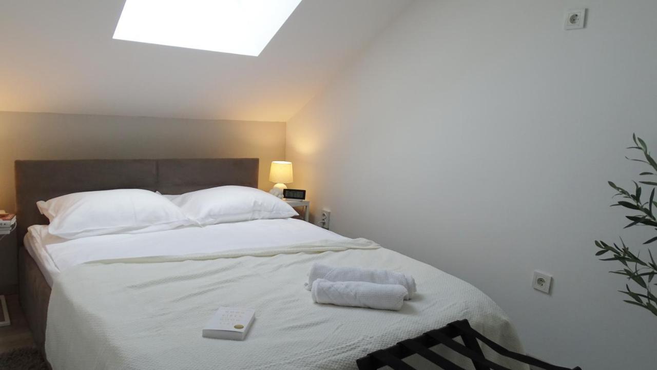 Petite Grey Apartment With Free Private Parking Zagreb Eksteriør billede