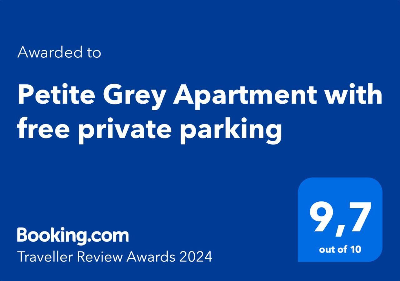 Petite Grey Apartment With Free Private Parking Zagreb Eksteriør billede
